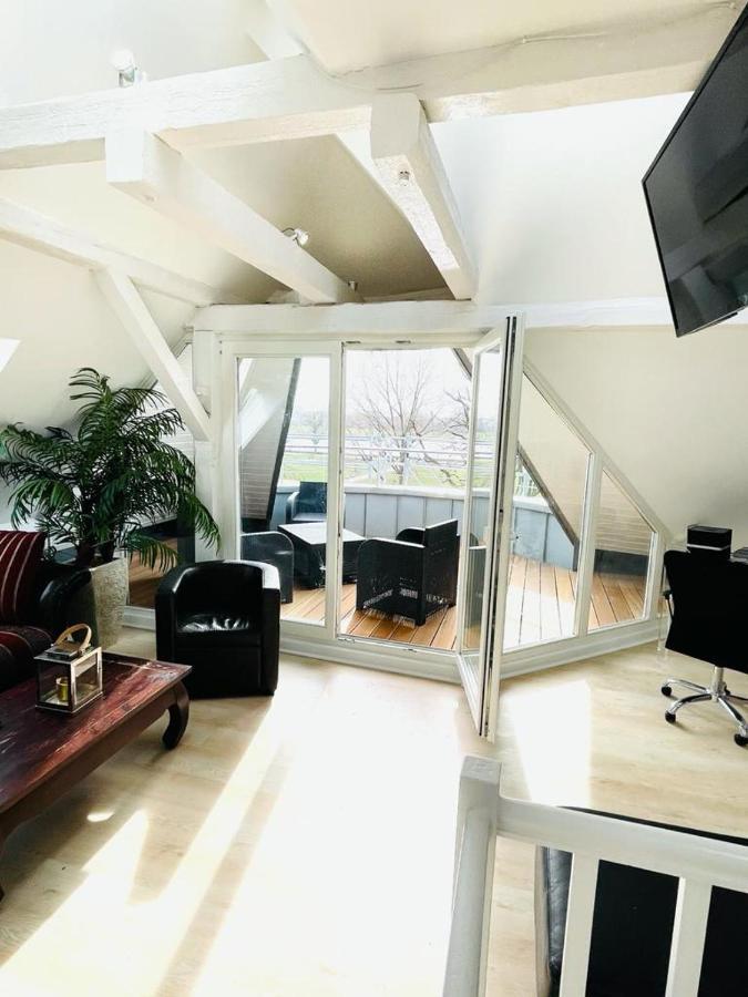 Luxury Rooftop Loft With River View 10Min To City Apartment Dusseldorf Luaran gambar