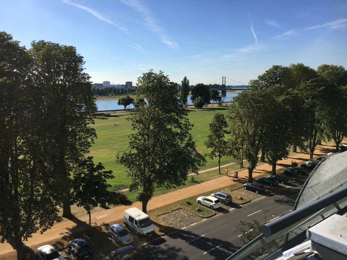 Luxury Rooftop Loft With River View 10Min To City Apartment Dusseldorf Luaran gambar